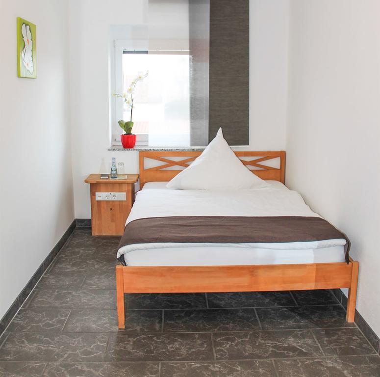Inwest Hotel Garni Crailsheim Phòng bức ảnh